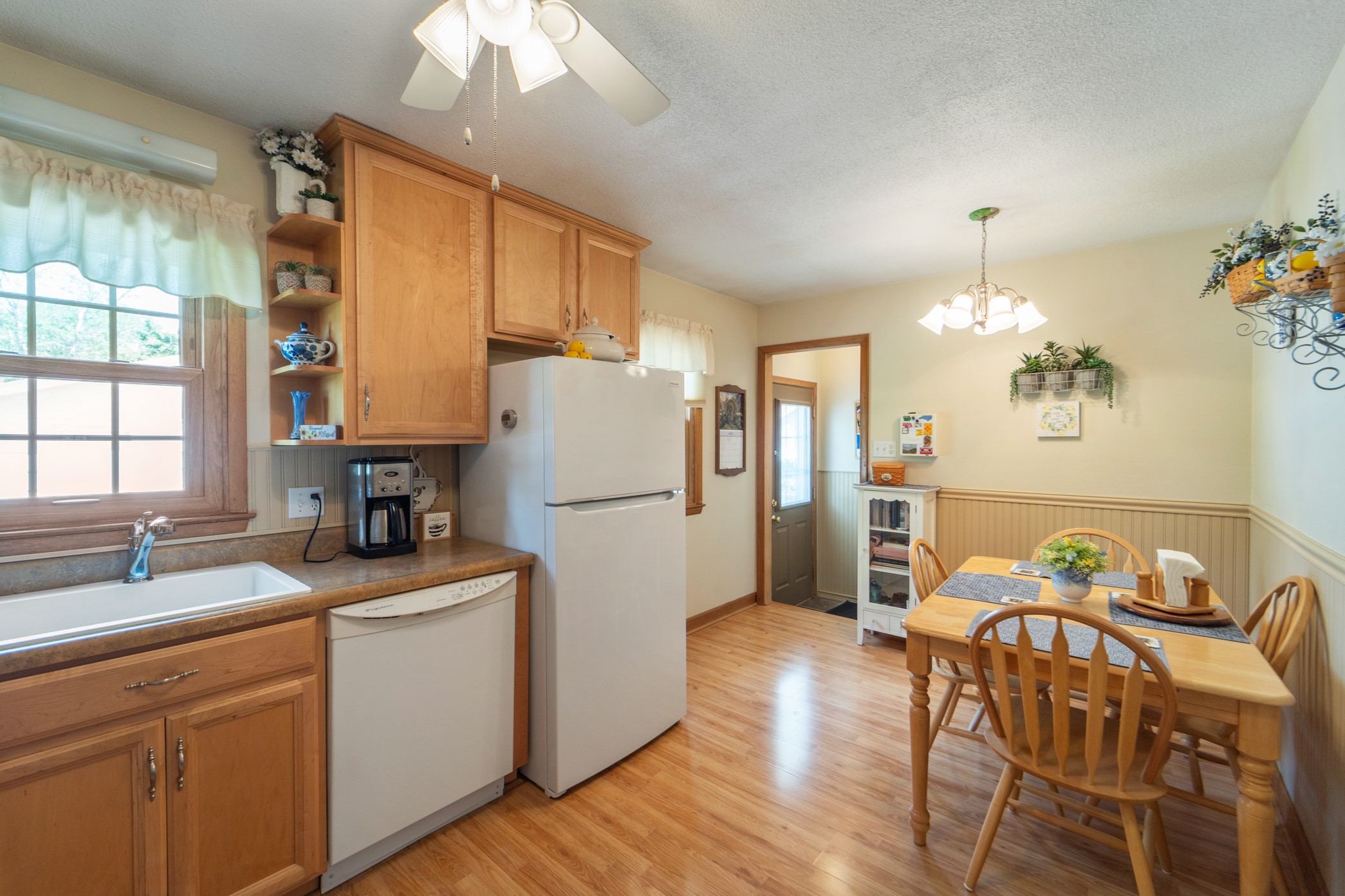 4313 69th Street, Urbandale, Iowa image 6