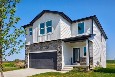 Homes For Sale - 1069 NW Macarthur Lane<br/> Waukee, IA 50263