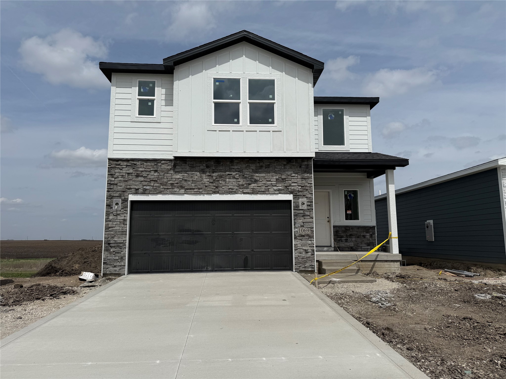 1069 NW Macarthur Lane, Waukee, Iowa image 1