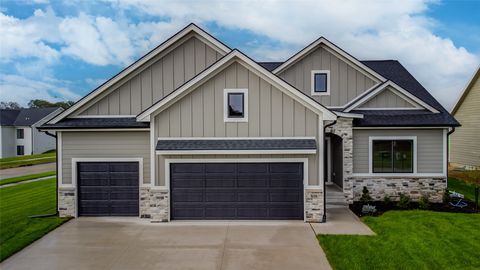 Homes For Sale - 820 Hamilton Road<br/> Waukee, IA 50263