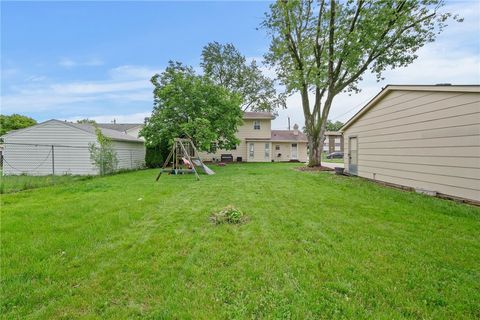 Single Family Residence in Urbandale IA 4224 62nd Street 27.jpg