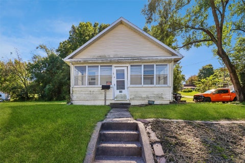 Homes For Sale - 305 E Division Street<br/> Jasper County, Colfax, IA 50054