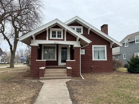 Homes For Sale - 406 W State Street<br/> Jefferson, IA 50129