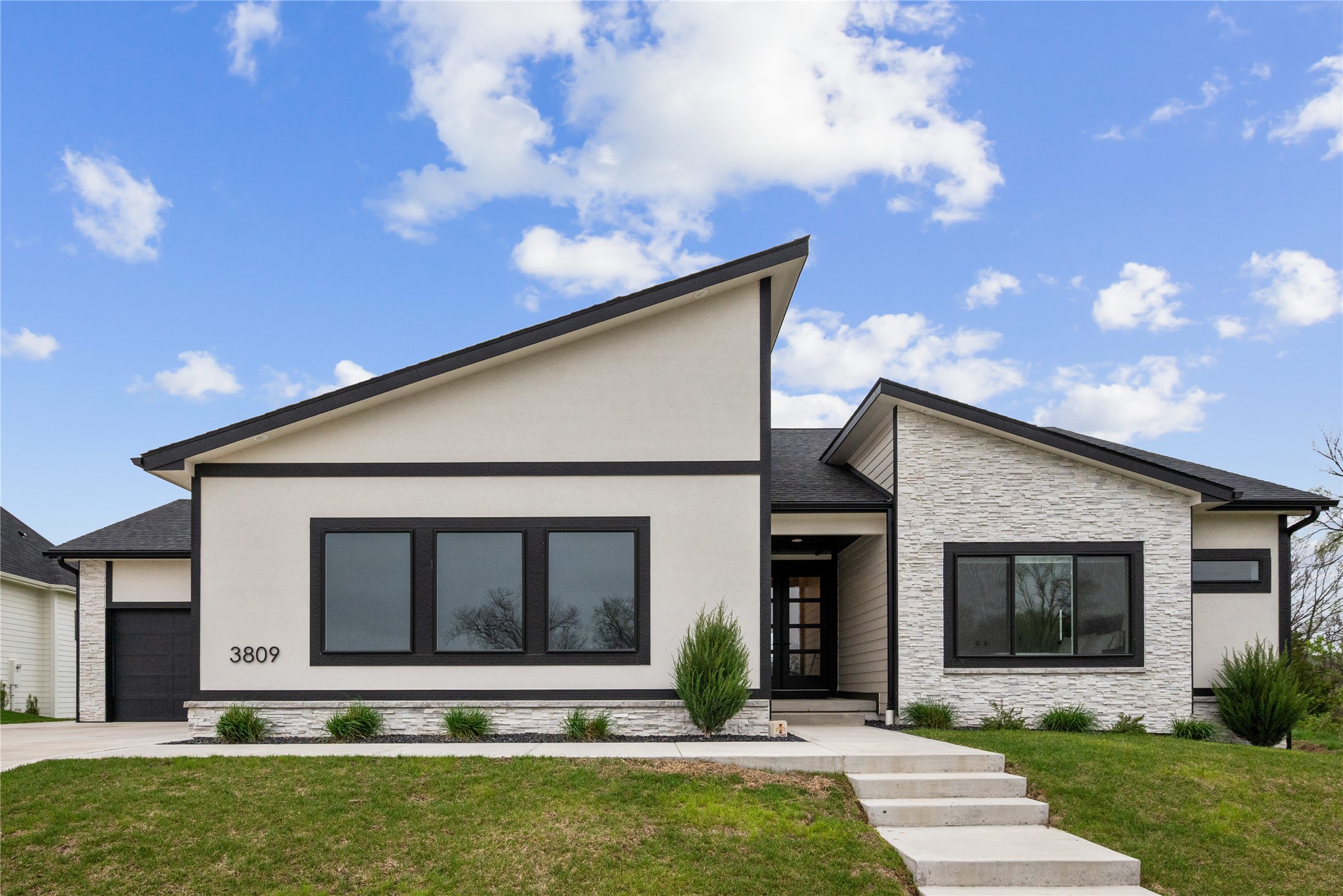 3809 Westgate Parkway, Clive, Iowa image 1
