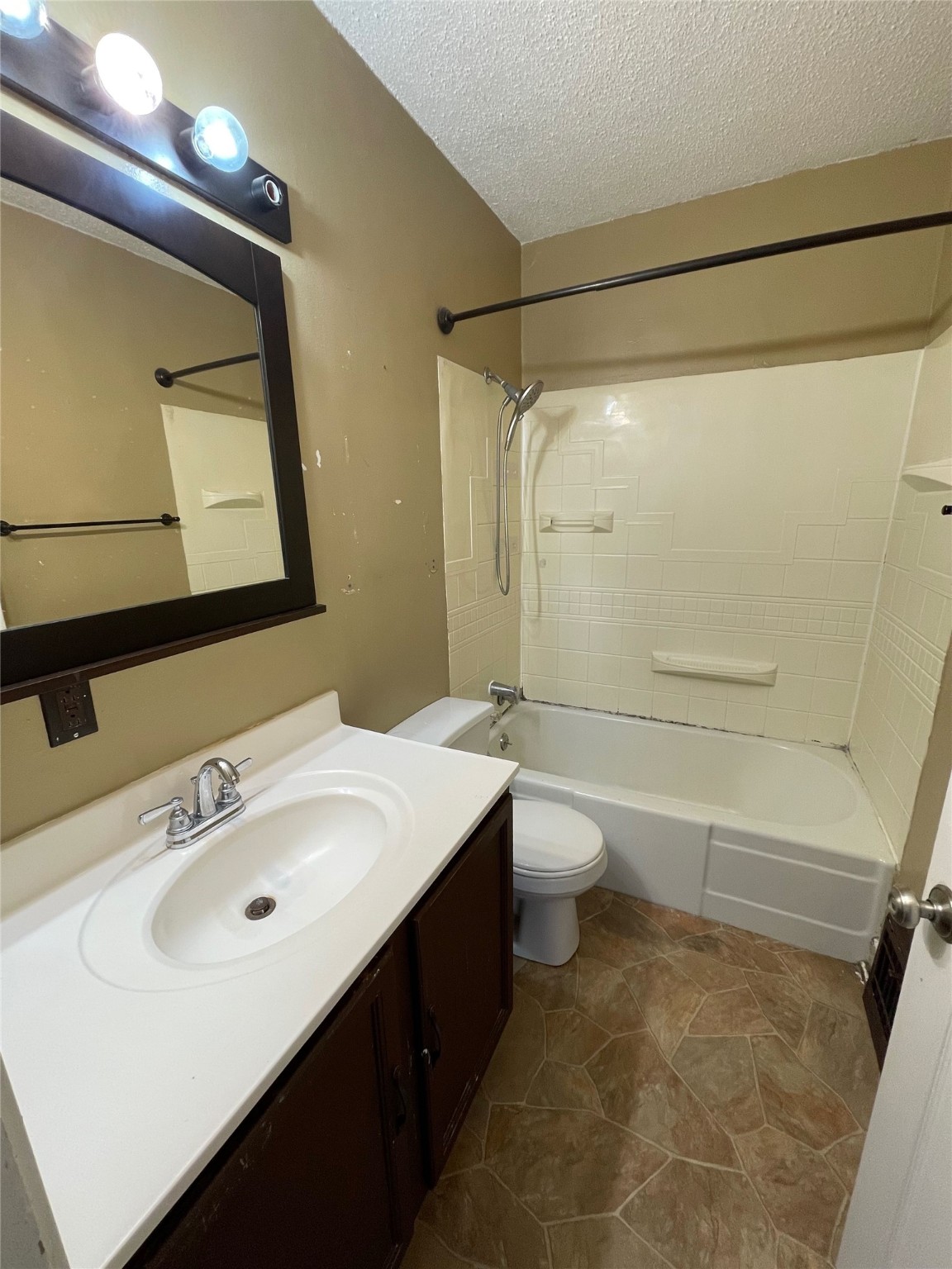 3201 Oxford Street, Des Moines, Iowa image 11