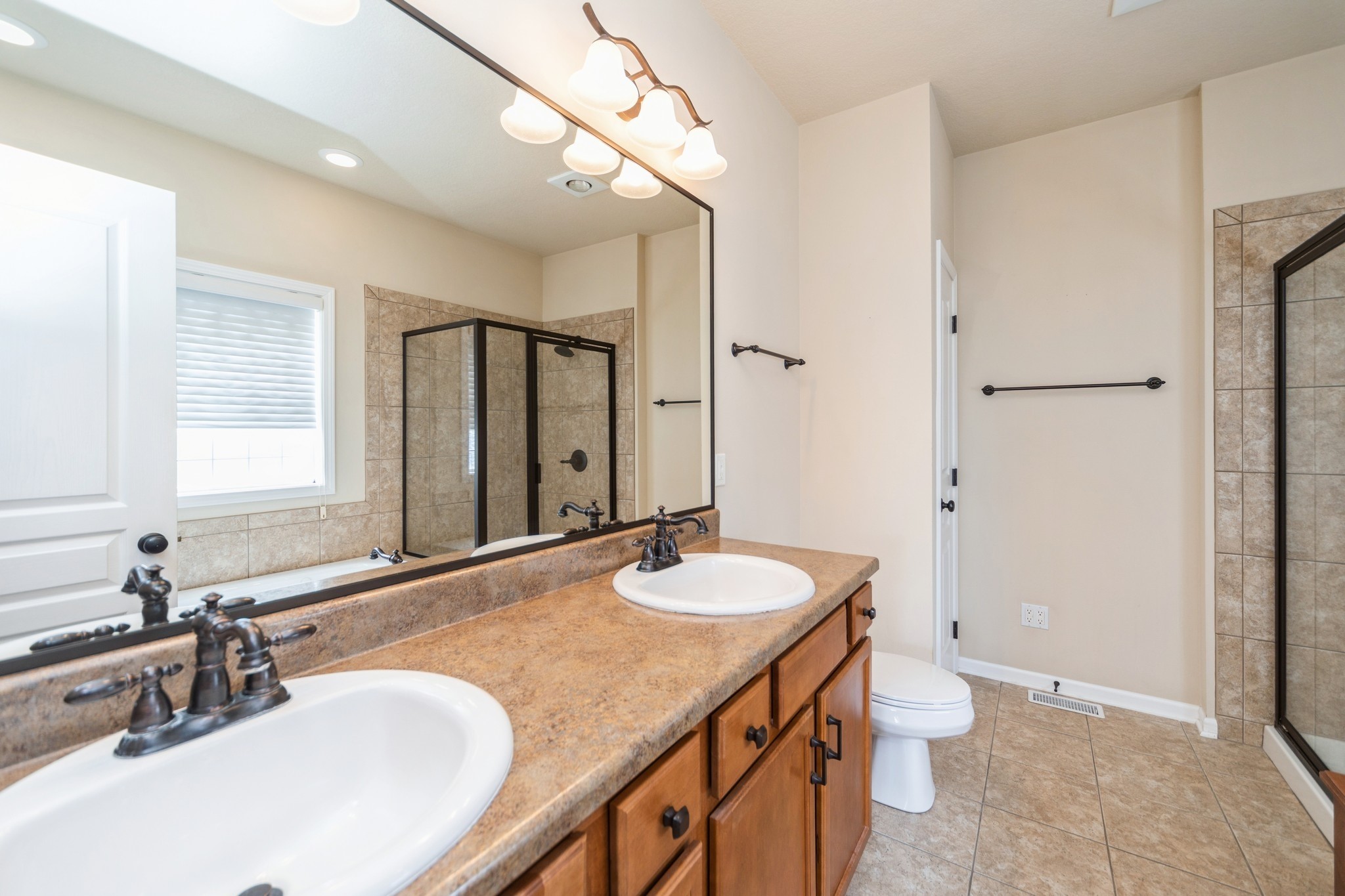 1420 Hannah Lane, Waukee, Iowa image 16