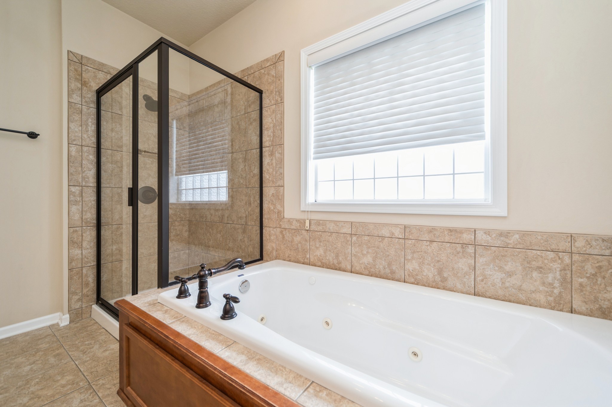 1420 Hannah Lane, Waukee, Iowa image 17