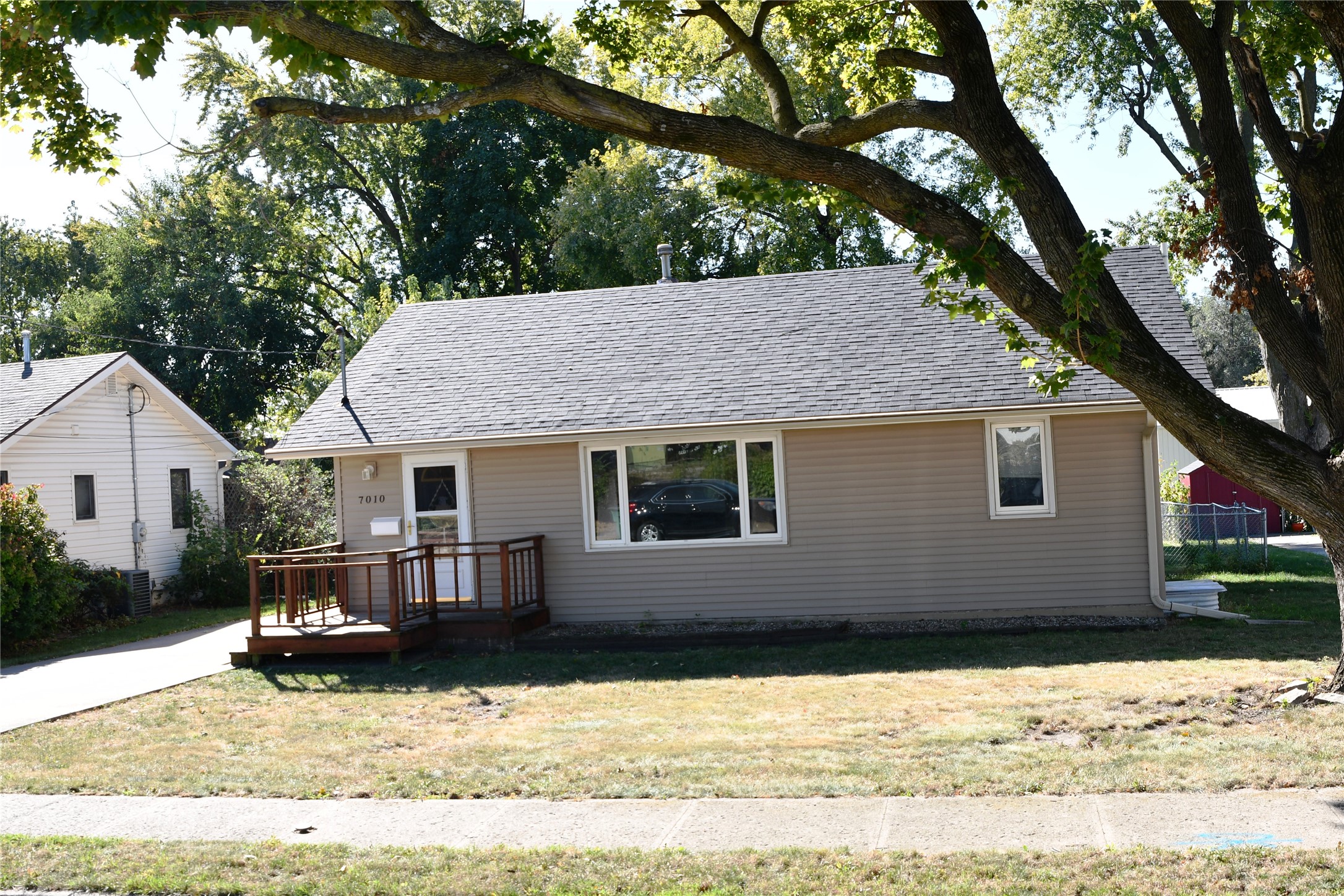 7010 Monroe Court, Urbandale, Iowa image 1