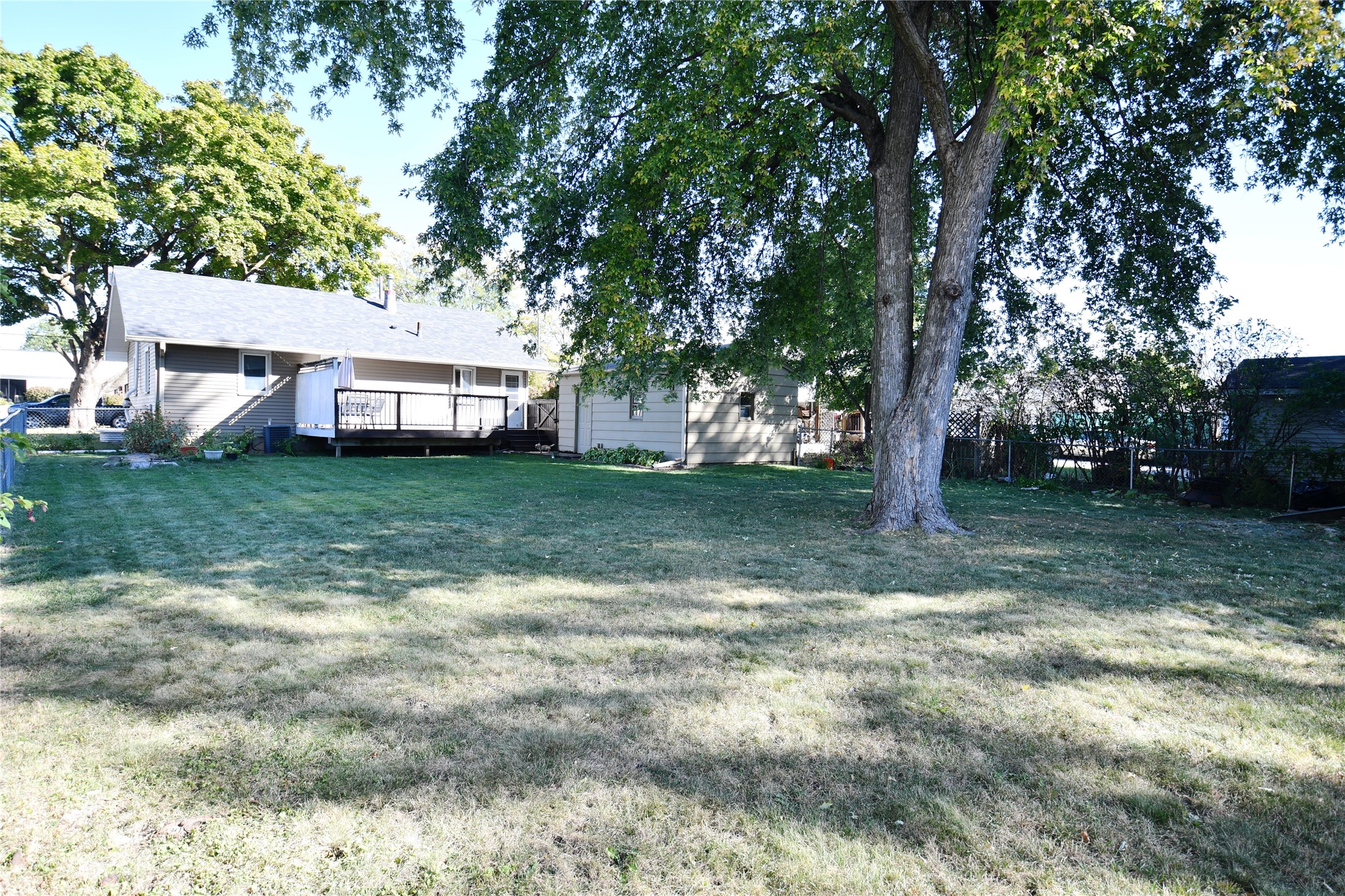 7010 Monroe Court, Urbandale, Iowa image 11