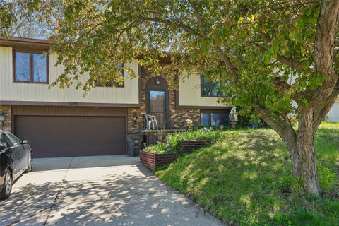 Homes For Sale - 5205 SE 8th Street<br/> Des Moines, IA 50315