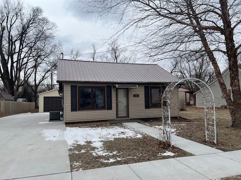 Homes For Sale - 408 2nd Street<br/> Cambridge, IA 50046