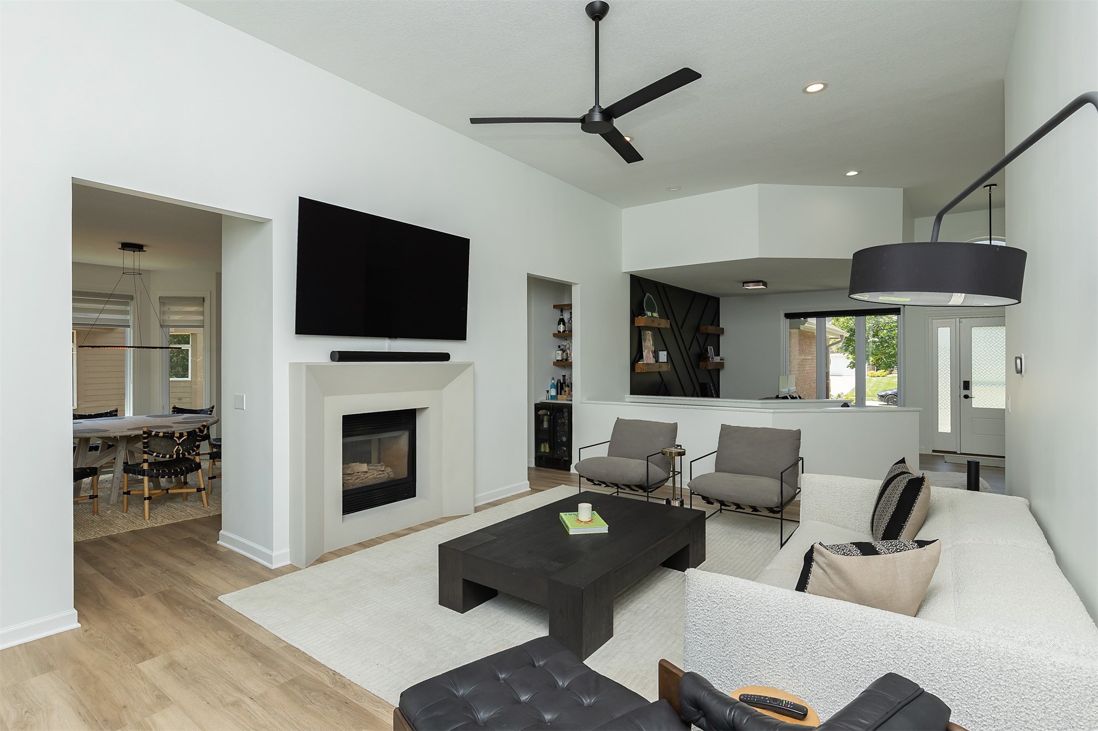 1286 Glen Oaks Drive