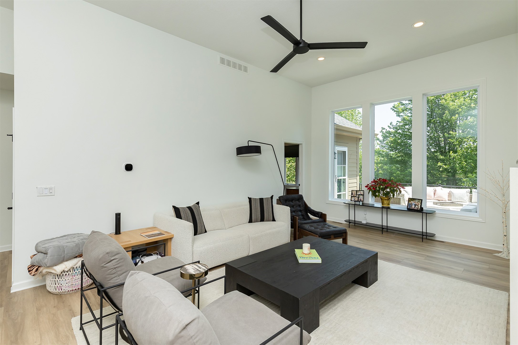 1286 Glen Oaks Drive