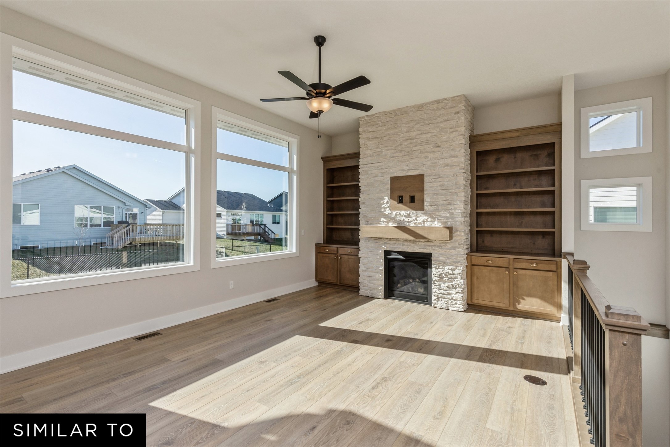 305 NW Red Oak Drive