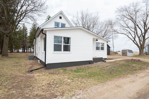 Homes For Sale - 3137 50th Street<br/> Poweshiek County, Gilman, IA 50106