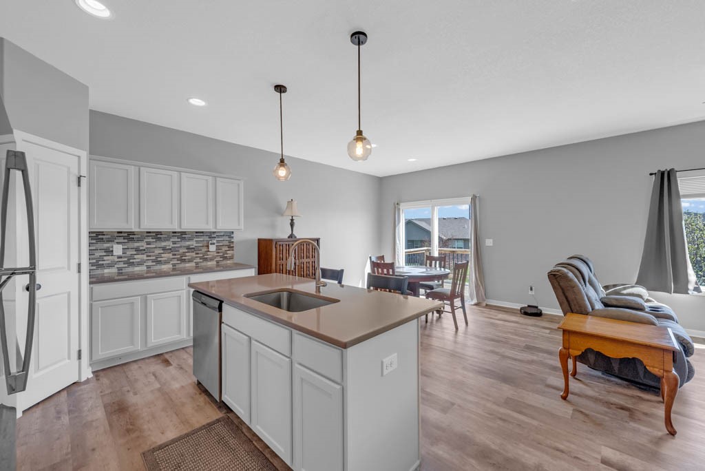 1106 E 28th Street, Norwalk, Iowa image 3