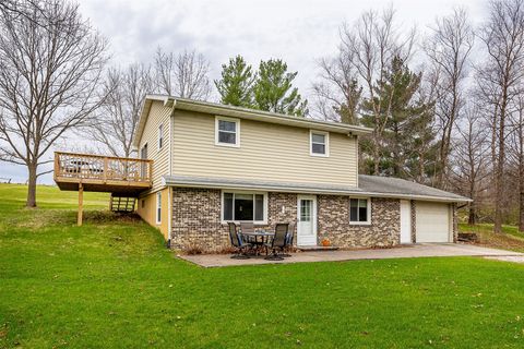 2724 Hiatt Apple Road Peru IA 50222