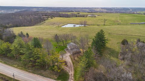 Homes For Sale - 2724 Hiatt Apple Trail<br/> Peru, IA 50222