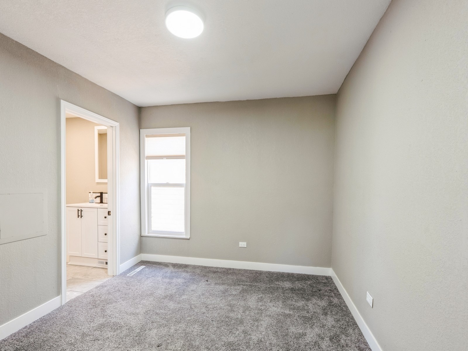 237 W 12th Street, Newton, Iowa image 12