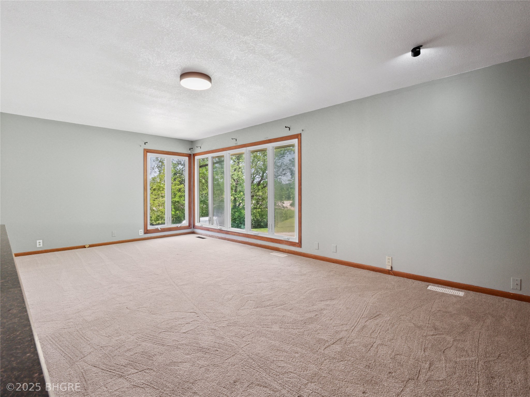 1256 Illinois Drive