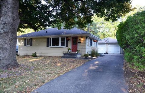 Single Family Residence in Des Moines IA 3901 2nd Street.jpg