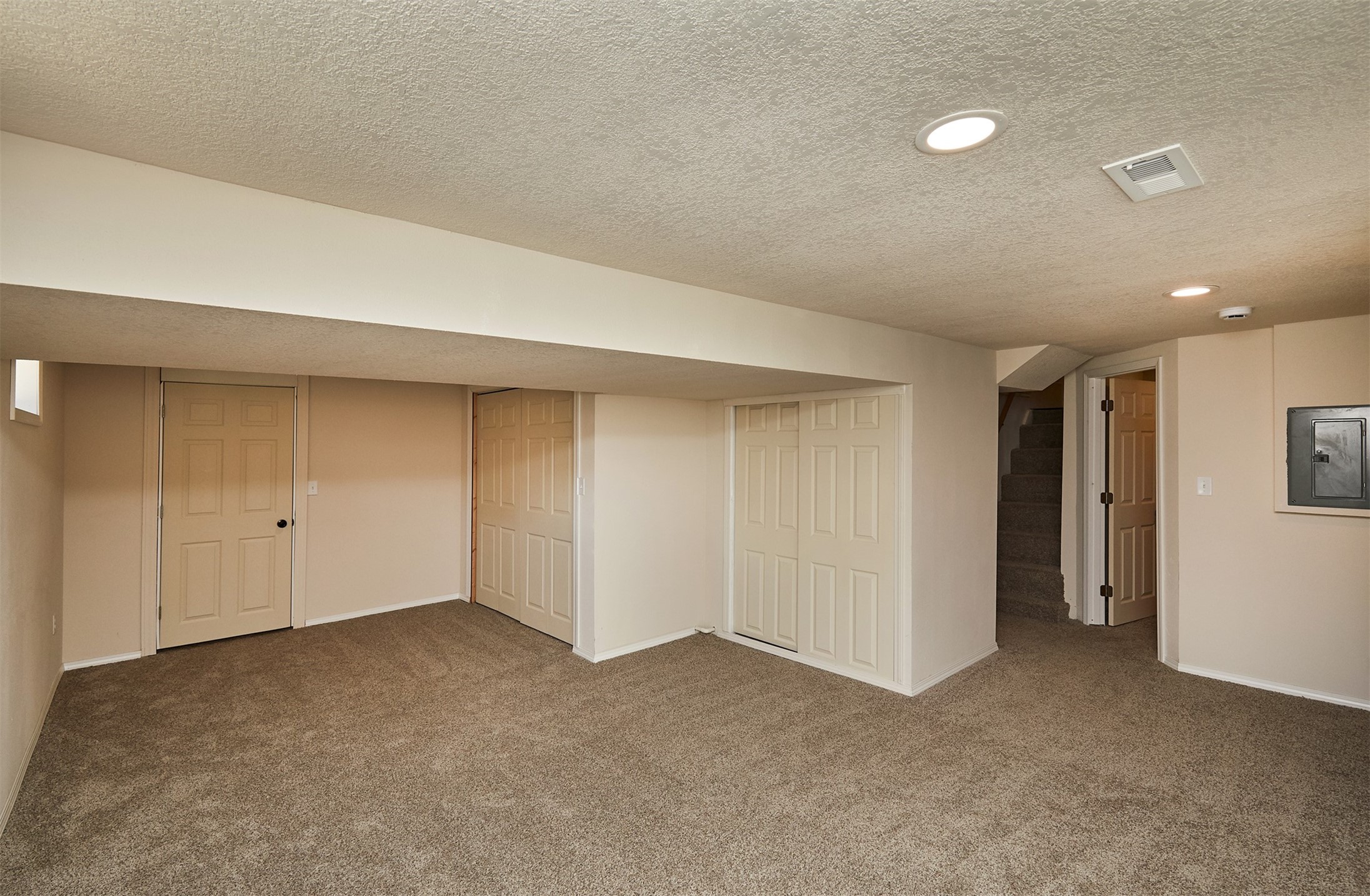 2112 E 23rd Street, Des Moines, Iowa image 24