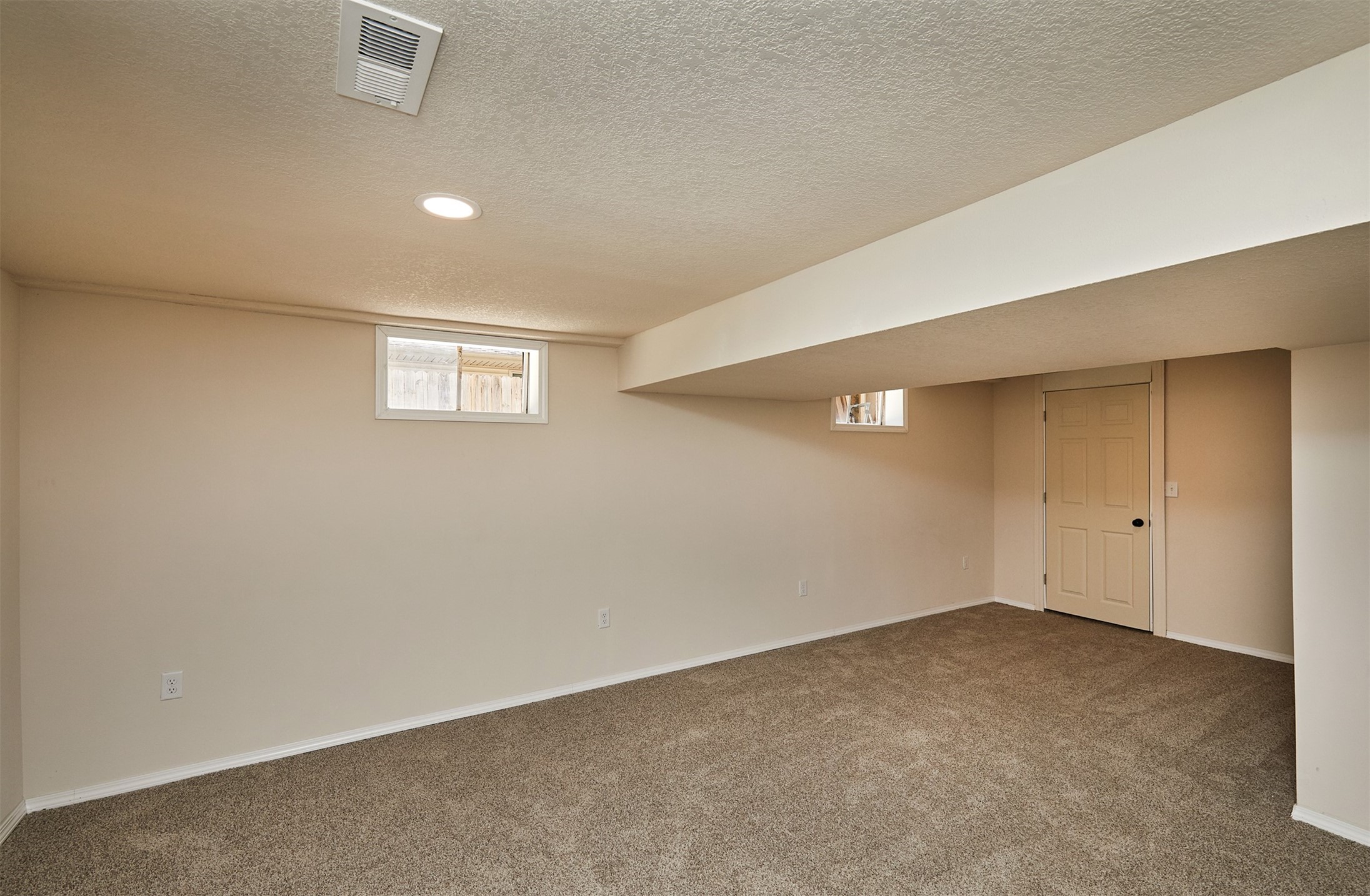 2112 E 23rd Street, Des Moines, Iowa image 25