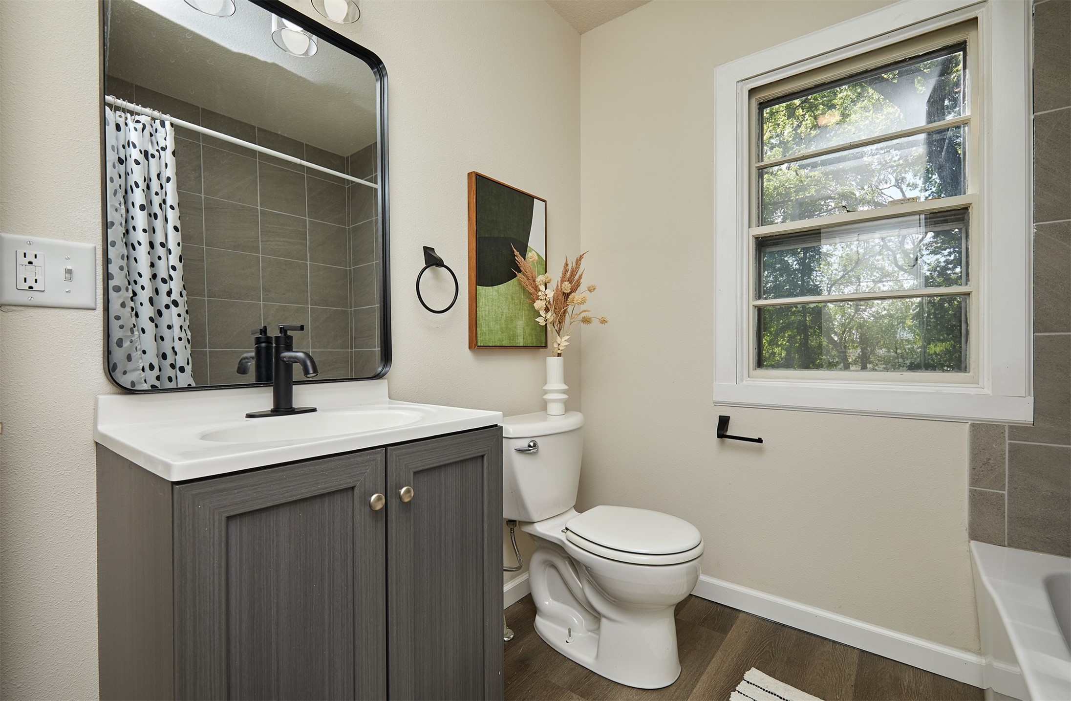 2112 E 23rd Street, Des Moines, Iowa image 22