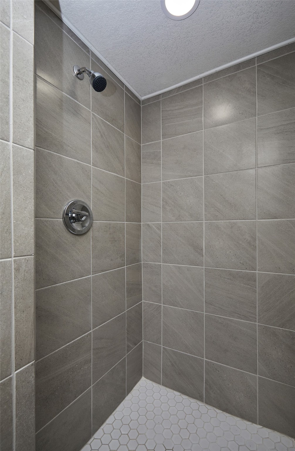 2112 E 23rd Street, Des Moines, Iowa image 30