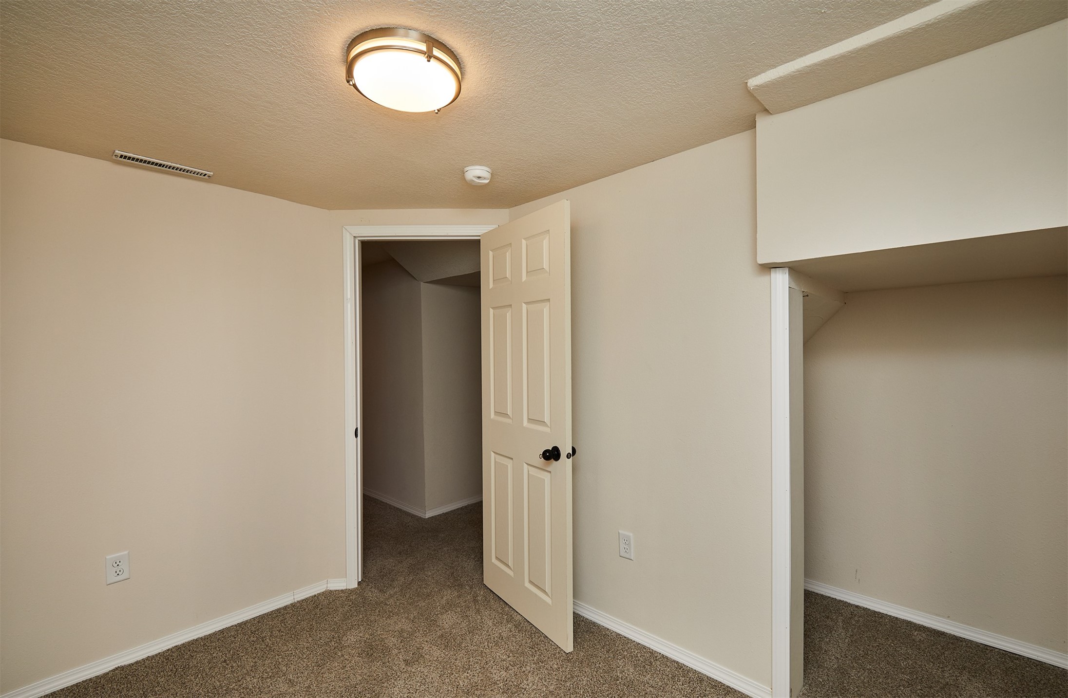 2112 E 23rd Street, Des Moines, Iowa image 27