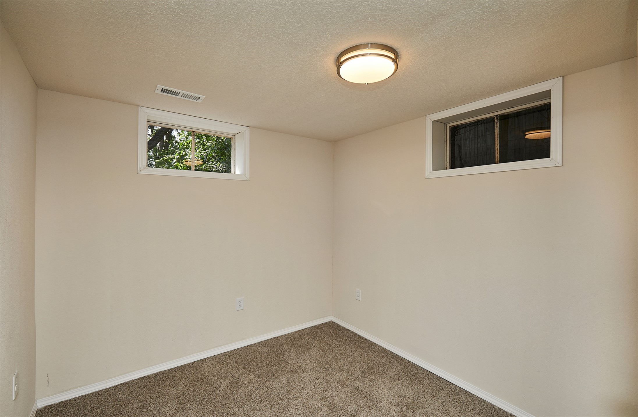 2112 E 23rd Street, Des Moines, Iowa image 28