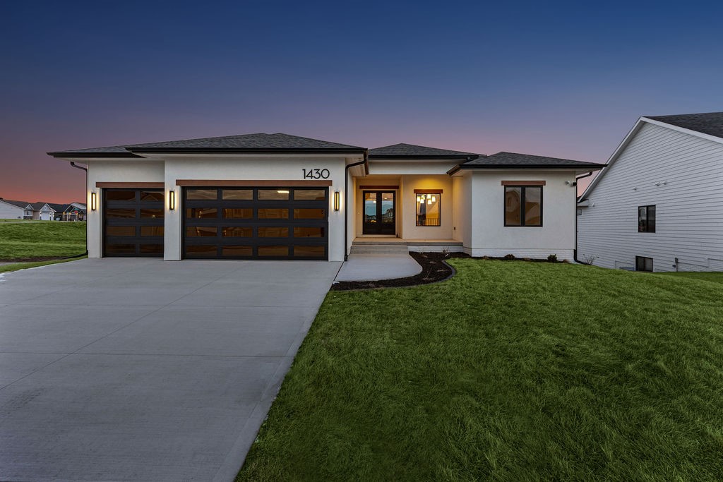 1430 NW Red Oak Drive