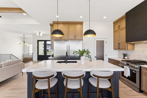 1430 NW Red Oak Drive Waukee IA 50263