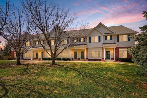 Condo For Sale - 2090 Ridgeview Circle<br/> Clive, IA 50325