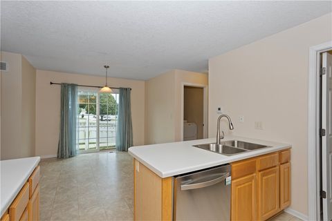 Condominium in Urbandale IA 15518 Tanglewood Drive 13.jpg