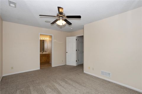 Condominium in Urbandale IA 15518 Tanglewood Drive 23.jpg