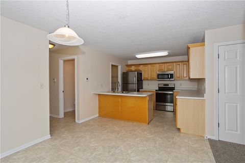 Condominium in Urbandale IA 15518 Tanglewood Drive 7.jpg