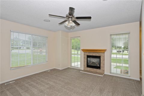 Condominium in Urbandale IA 15518 Tanglewood Drive 5.jpg