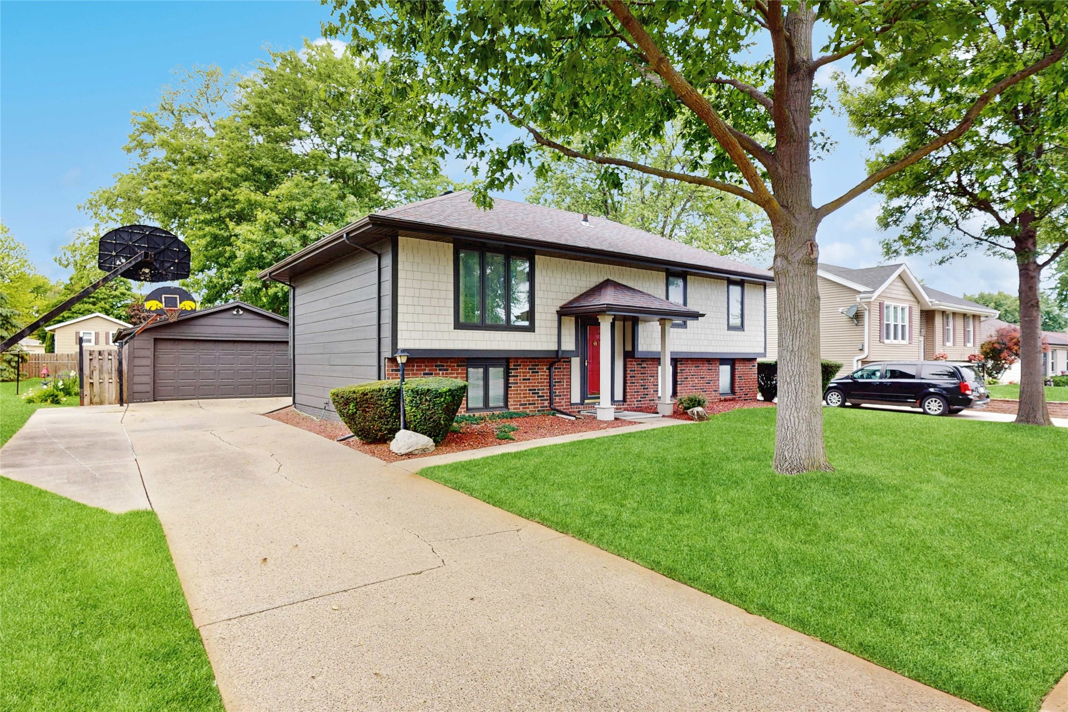 512 12th Avenue, Altoona, Iowa image 2