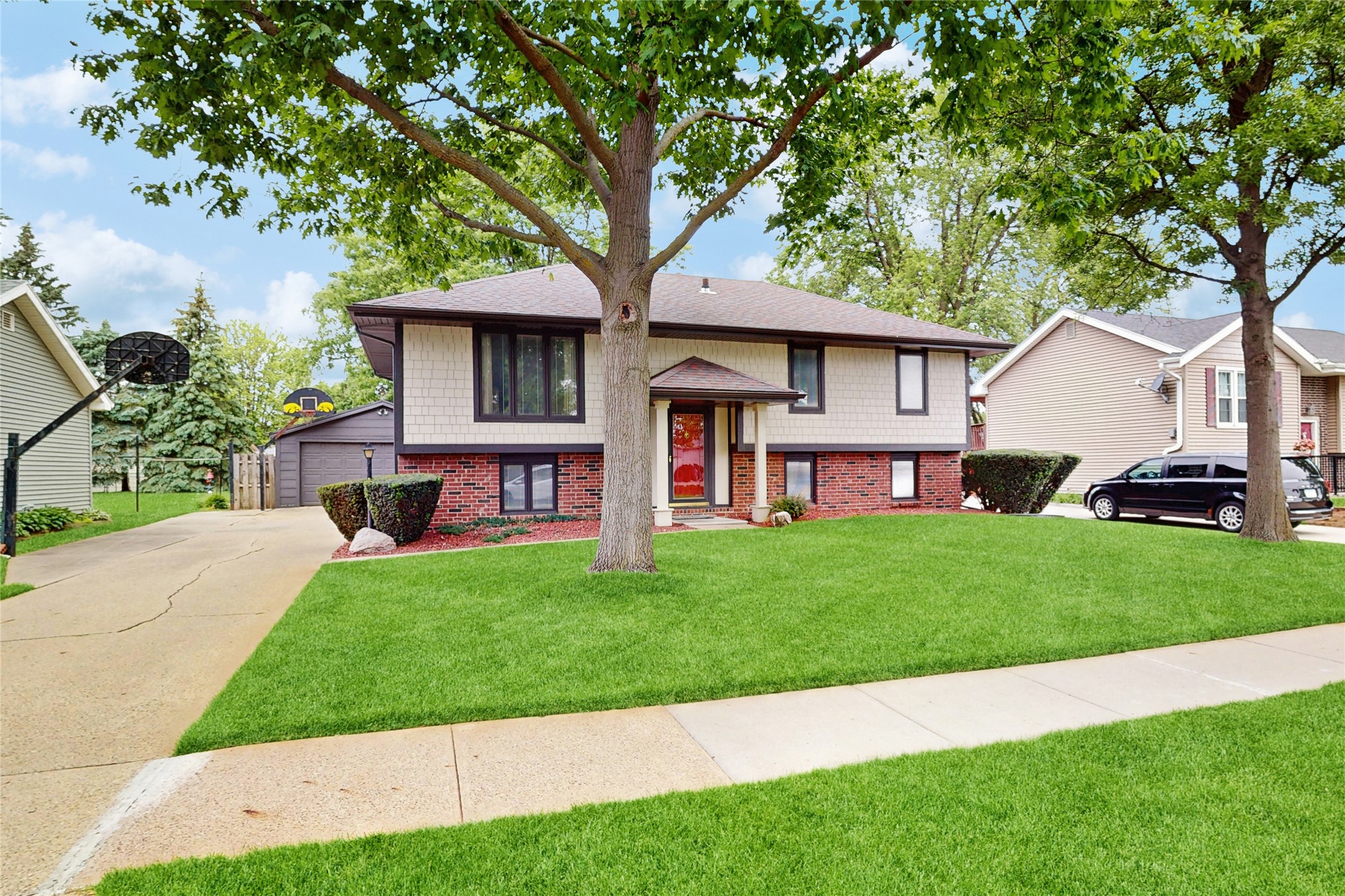 512 12th Avenue, Altoona, Iowa image 1