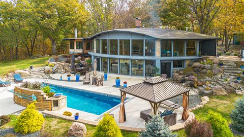 Homes For Sale - 33875 L Avenue<br/> Adel, IA 50003