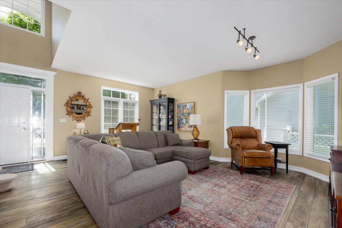 5459 Coachlight Drive