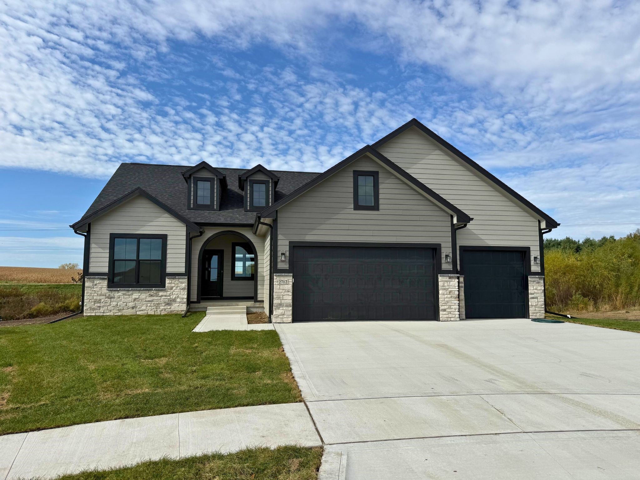 2712 Ponte Place