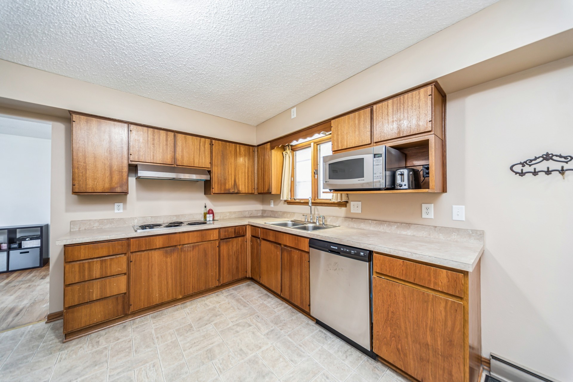 2534 Mansfield Drive, Des Moines, Iowa image 9
