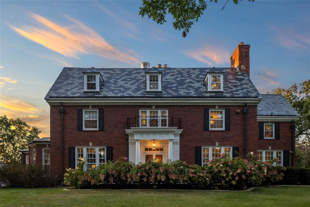 3545 Lincoln Place Drive