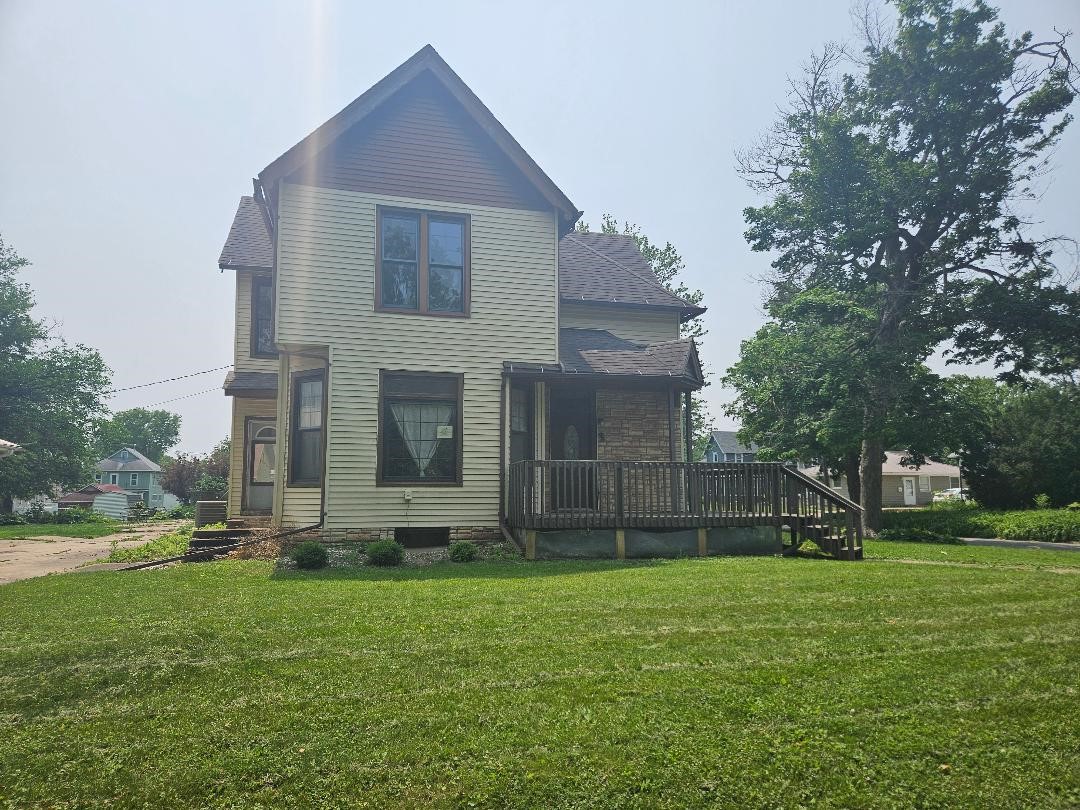 303 S Roche Street, Knoxville, Iowa image 1