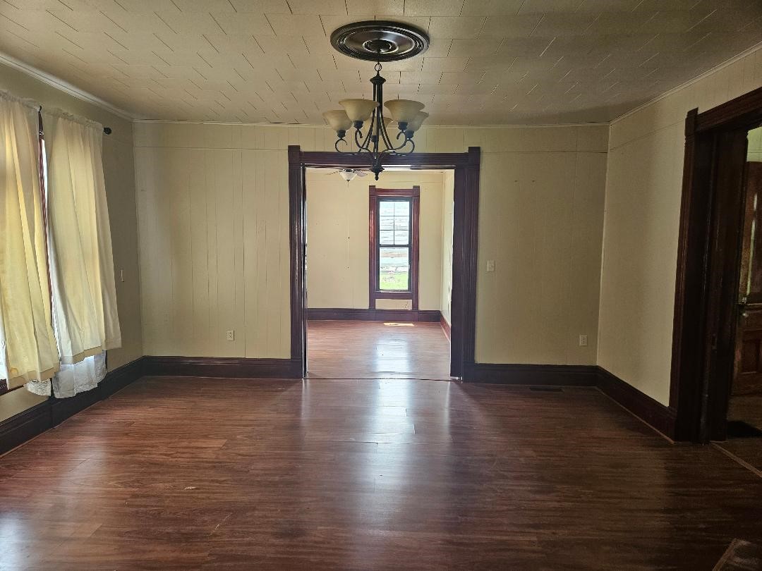 303 S Roche Street, Knoxville, Iowa image 12