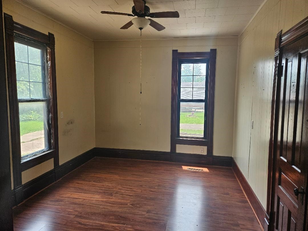 303 S Roche Street, Knoxville, Iowa image 6