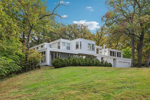 Homes For Sale - 635 Foster Drive<br/> Des Moines, IA 50312