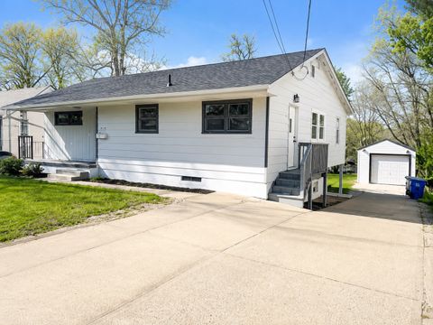 Homes For Sale - 5815 Snyder Avenue<br/> Des Moines, IA 50322